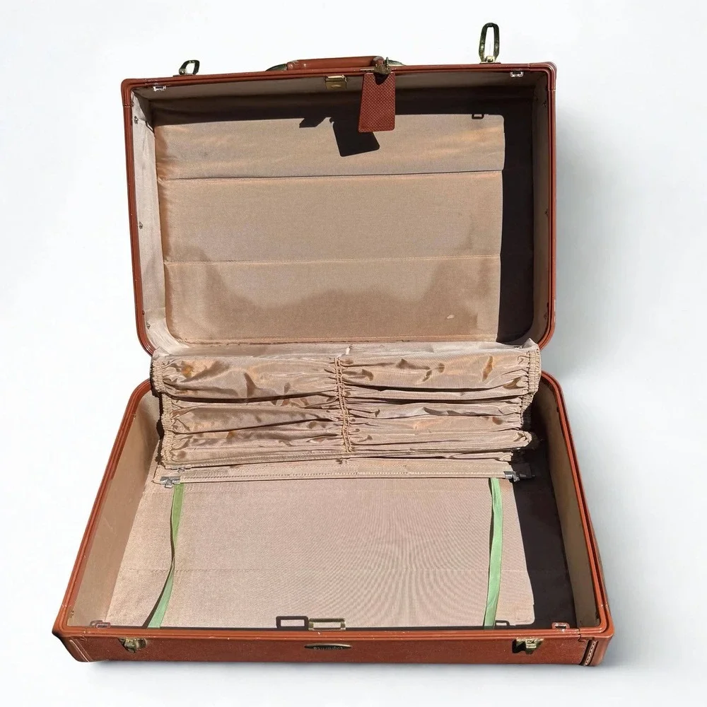 Vtg 60's Taperlite Tri-Taper Hard Suitcase Oaky Brown 21